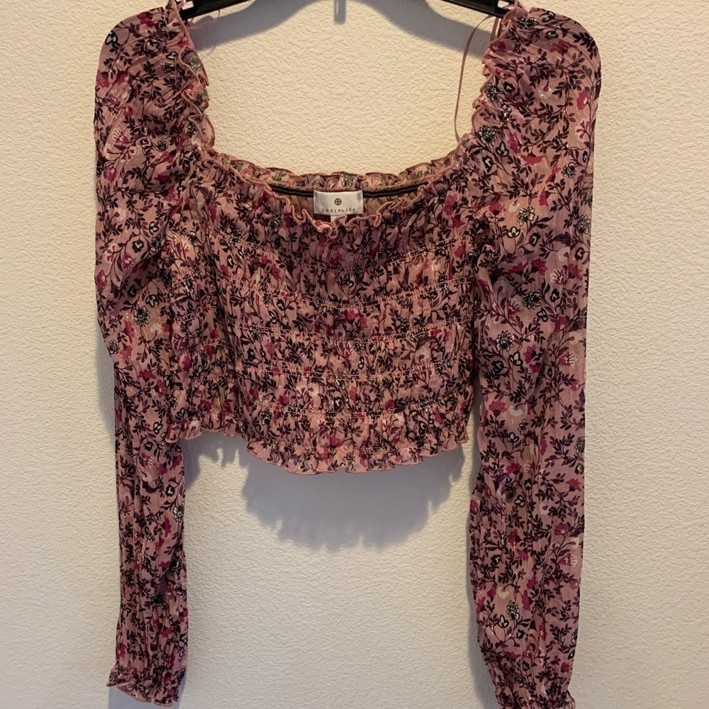 Socialite Crop NWT pretty pink floral-line…​​​​​​​​​​​​​​​​​​​​​​